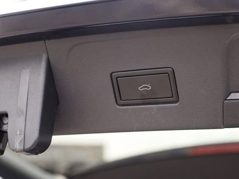 Used 2019 Volkswagen Atlas SE w/ Towing Package FWD image 8