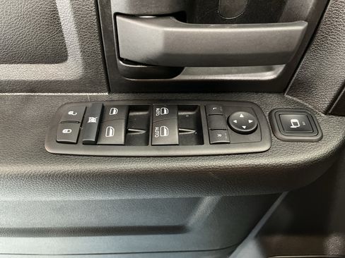 Used 2024 RAM 2500 Tradesman w/ Chrome Appearance Group AWD/4WD image 25