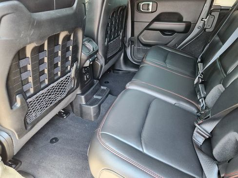 Used 2021 Jeep Wrangler Unlimited Rubicon AWD/4WD image 8