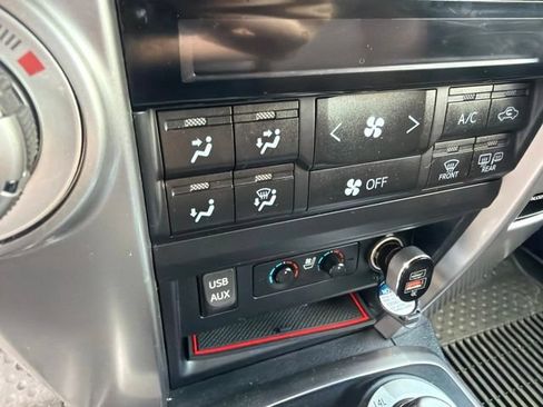 Used 2019 Toyota 4Runner Limited AWD/4WD image 9