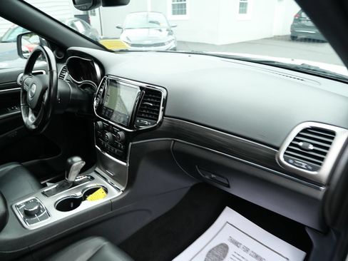 Used 2020 Jeep Grand Cherokee Limited w/ Premium Lighting Group AWD/4WD image 31