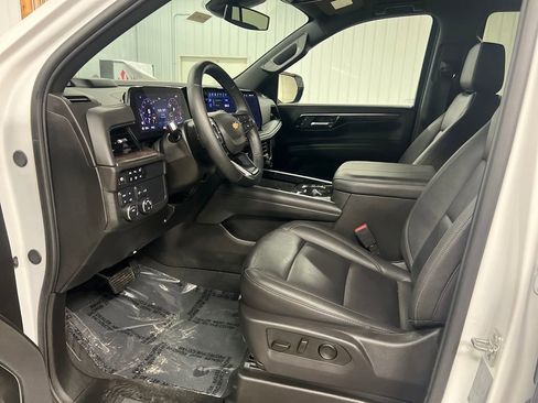 Certified 2025 Chevrolet Tahoe LT image 13