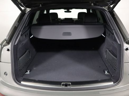 Used 2025 Audi Q5 e Premium Plus w/ Premium Plus Package image 30