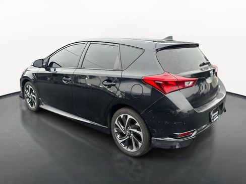Used 2018 Toyota Corolla iM w/ Carpet Mat Package (TMS) FWD image 5