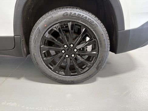 Used 2022 Chevrolet Traverse RS AWD/4WD image 21