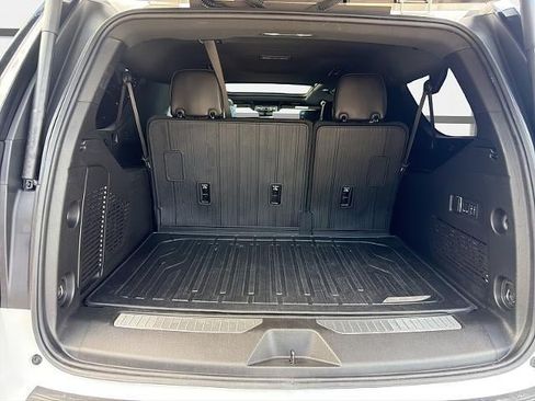 Used 2025 GMC Yukon XL Denali Ultimate w/ LPO, Floor Liner Package AWD/4WD image 12