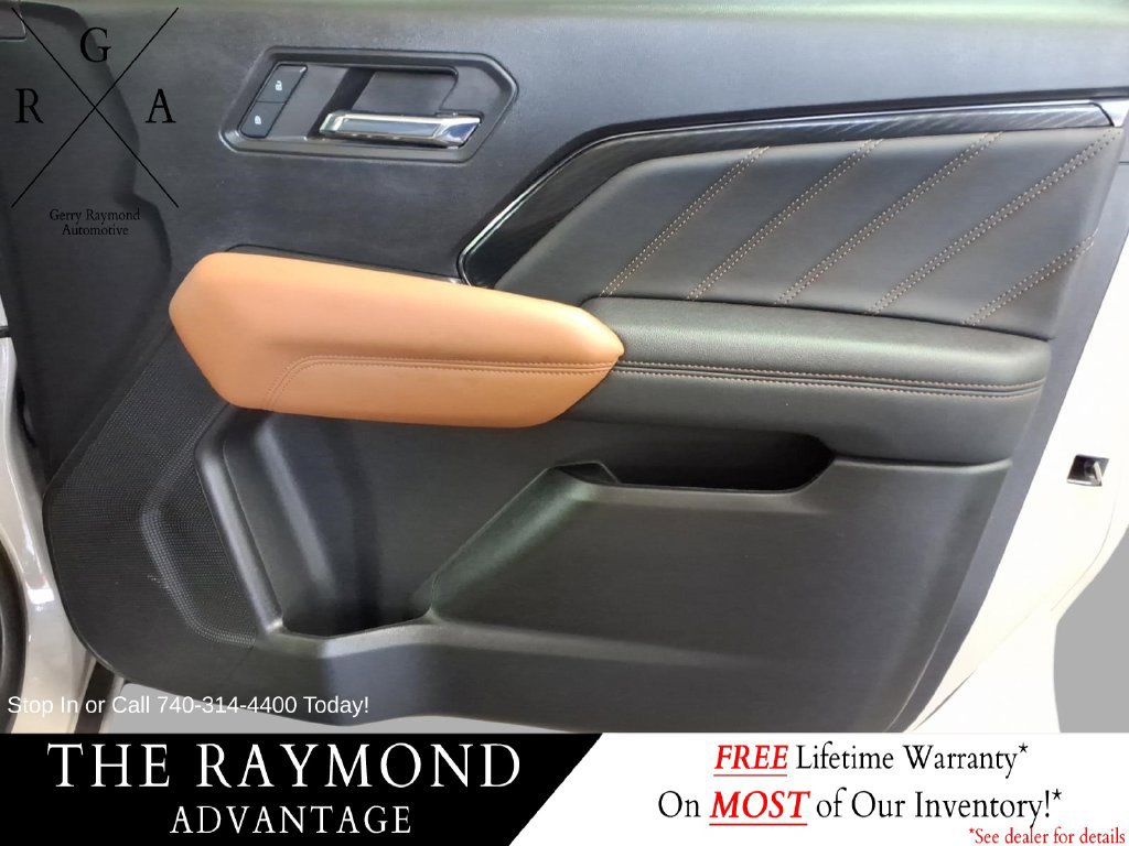Used 2024 GMC Canyon AT4 w/ Technology Package AWD/4WD image 11