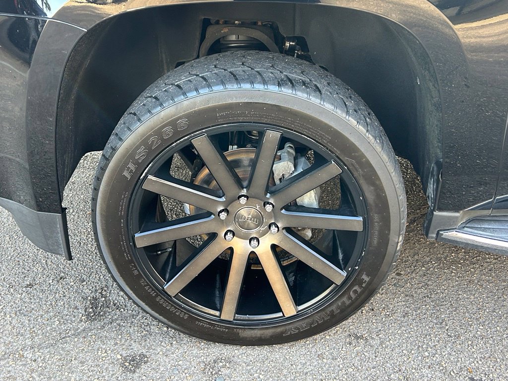 Used 2017 GMC Yukon Denali RWD image 16