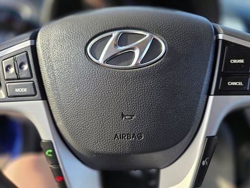 Used 2013 Hyundai Accent GLS w/ Premium Pkg image 21