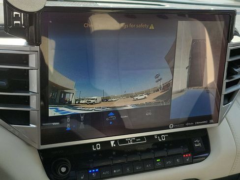 Used 2024 Toyota Sequoia Capstone AWD/4WD image 15