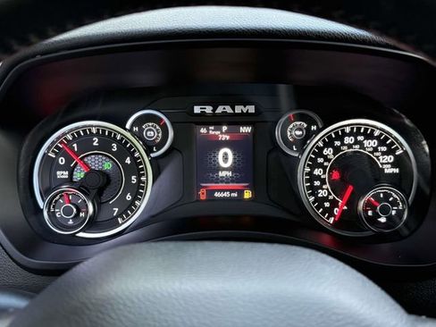 Used 2024 RAM 2500 Big Horn AWD/4WD image 24