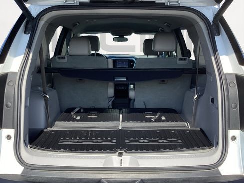 Used 2020 GMC Acadia SLT w/ Trailering Package image 16