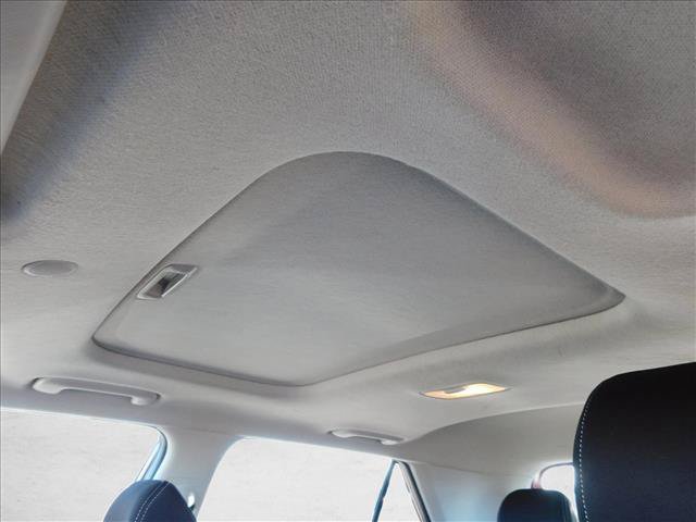 Used 2024 Hyundai Venue SEL FWD image 23
