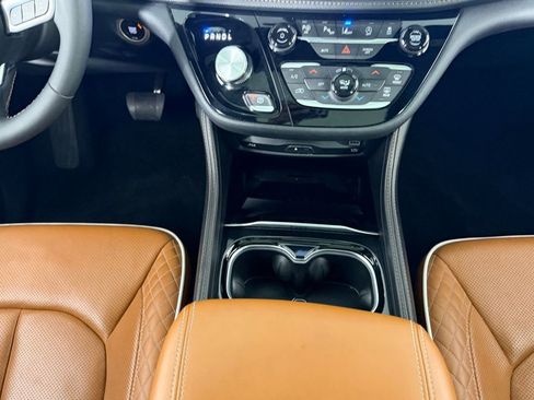 Certified 2024 Chrysler Pacifica Pinnacle image 16