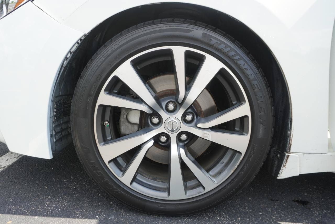 Used 2017 Nissan Maxima 3.5 S w/ Interior Lighting Package FWD image 27
