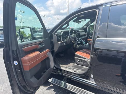 Used 2025 GMC Sierra 2500 Denali Ultimate AWD/4WD image 27