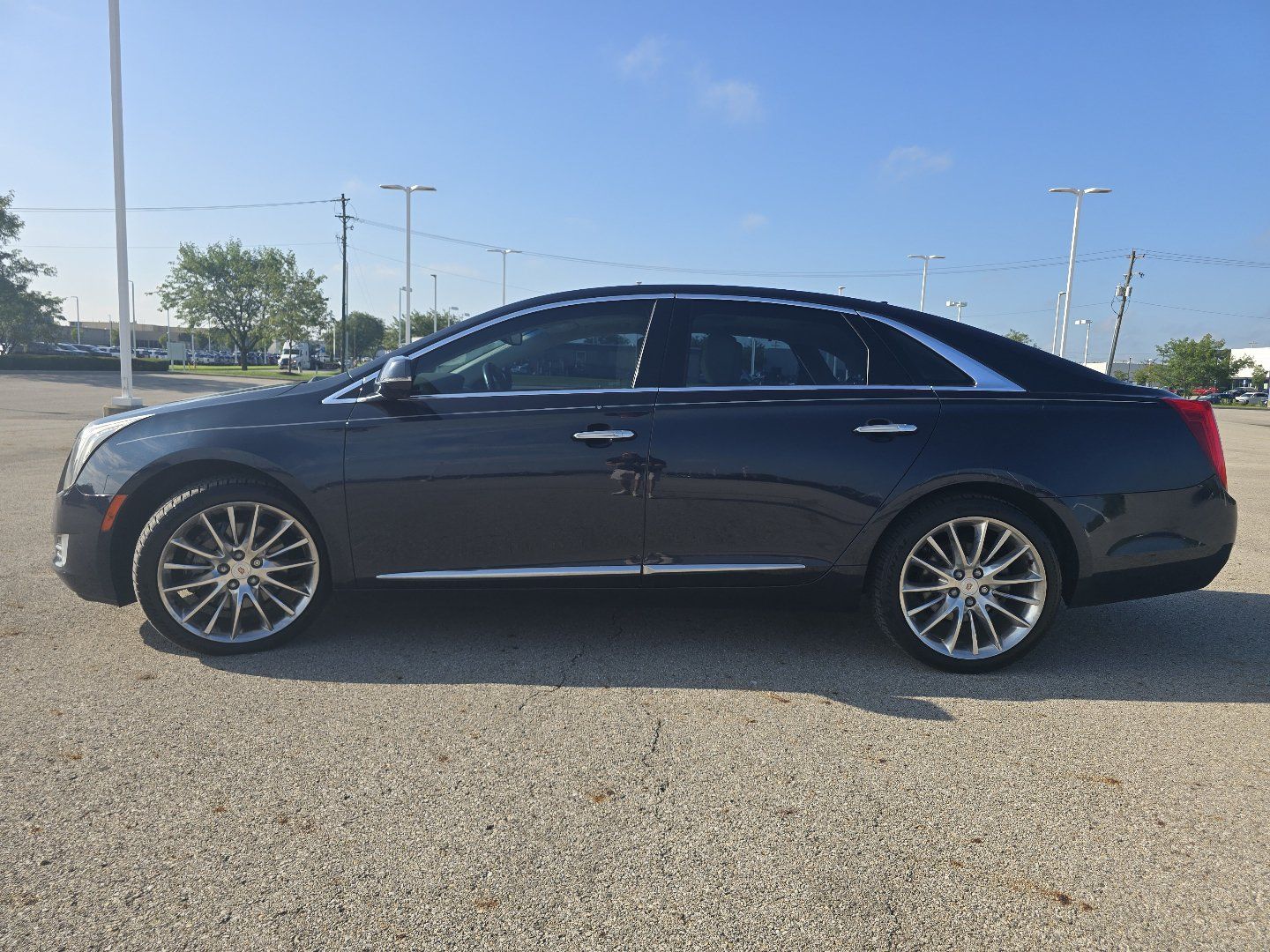 Used 2013 Cadillac XTS Platinum FWD image 15