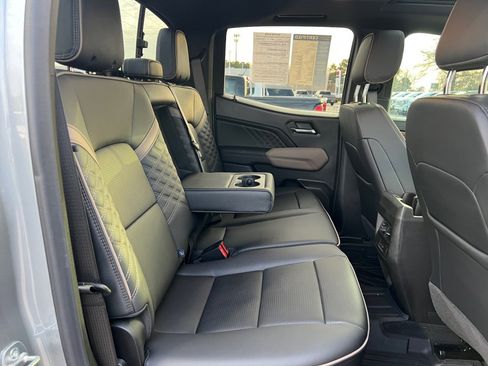 Certified 2025 GMC Canyon Denali image 29