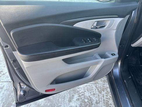 Certified 2019 Honda Ridgeline RTL-T image 11