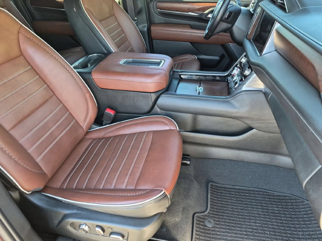 Used 2023 GMC Yukon XL Denali Ultimate AWD/4WD image 24