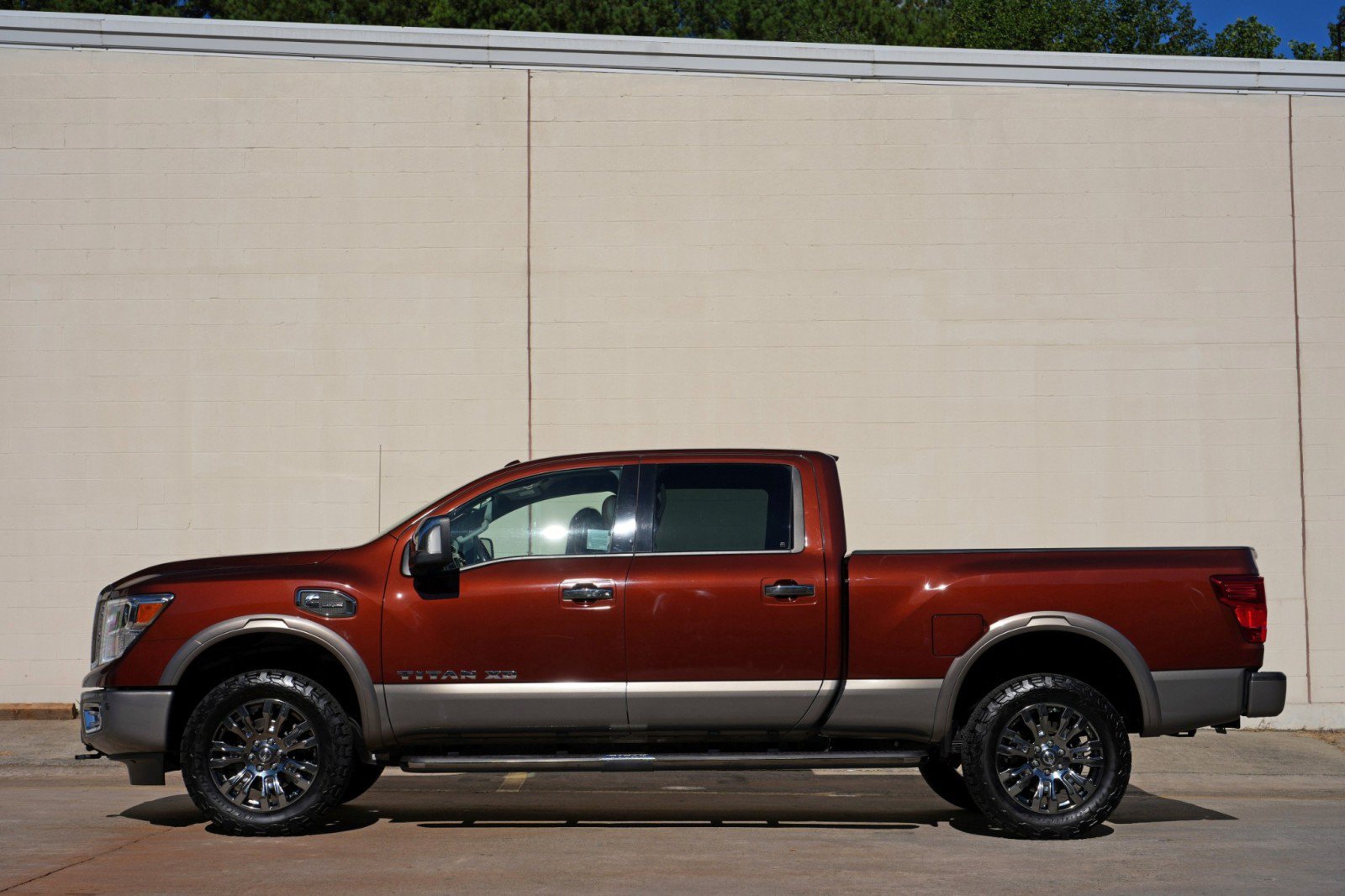 Used 2016 Nissan Titan Platinum Reserve RWD image 8