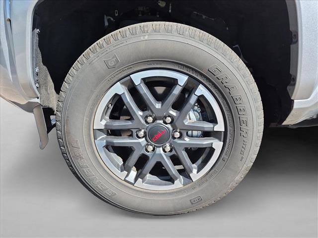 Used 2025 Toyota Tacoma TRD Sport AWD/4WD image 24