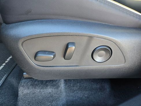 Used 2025 GMC Acadia Denali image 14