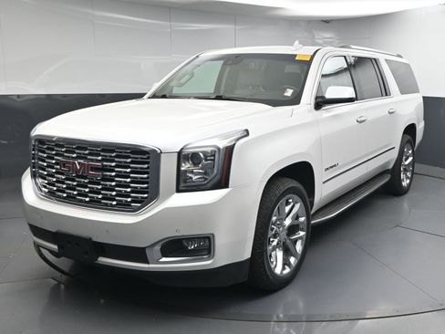 Used 2018 GMC Yukon XL Denali w/ Open Road Package AWD/4WD image 1
