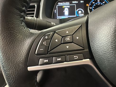 Used 2022 Nissan Leaf SV w/ SV Technology Package FWD image 15