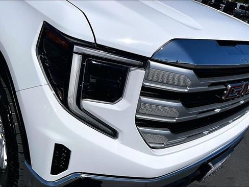 Used 2023 GMC Sierra 1500 SLE image 33