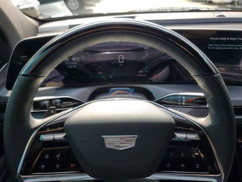 New 2027 Cadillac Vistiq Luxury AWD/4WD image 9
