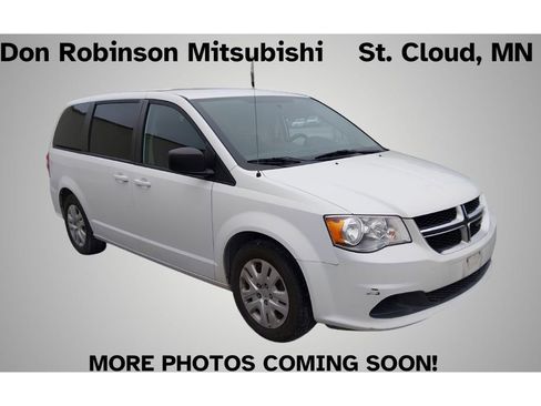 Used 2018 Dodge Grand Caravan SE w/ UConnect Hands-Free Group FWD image 1