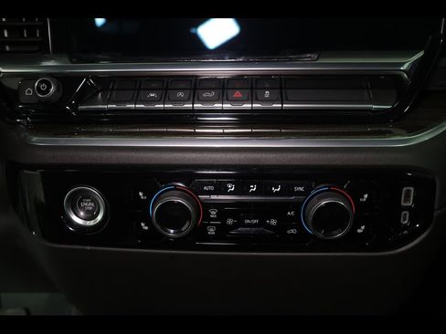 Used 2022 Chevrolet Silverado 1500 LT image 15