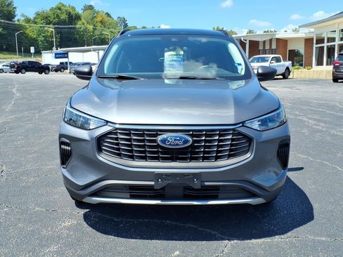 Certified 2025 Ford Escape Active w/ Cold Weather Package FWD image 3
