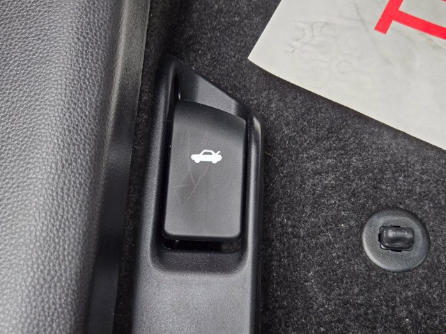 Used 2021 Toyota Corolla LE w/ Carpet Mat Package (TMS) FWD image 15