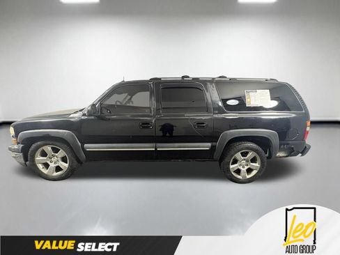 Used 2003 Chevrolet Suburban LT w/ LT Preferred Equipment Group AWD/4WD image 2