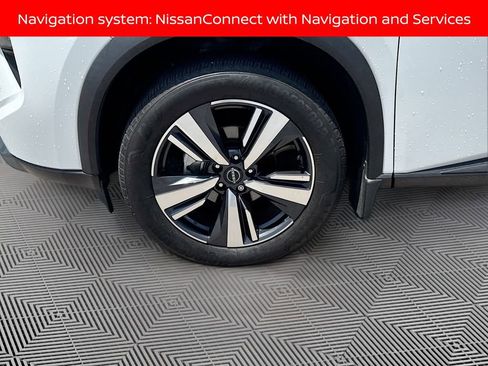 Used 2024 Nissan Rogue SL w/ SL Premium Package FWD image 9