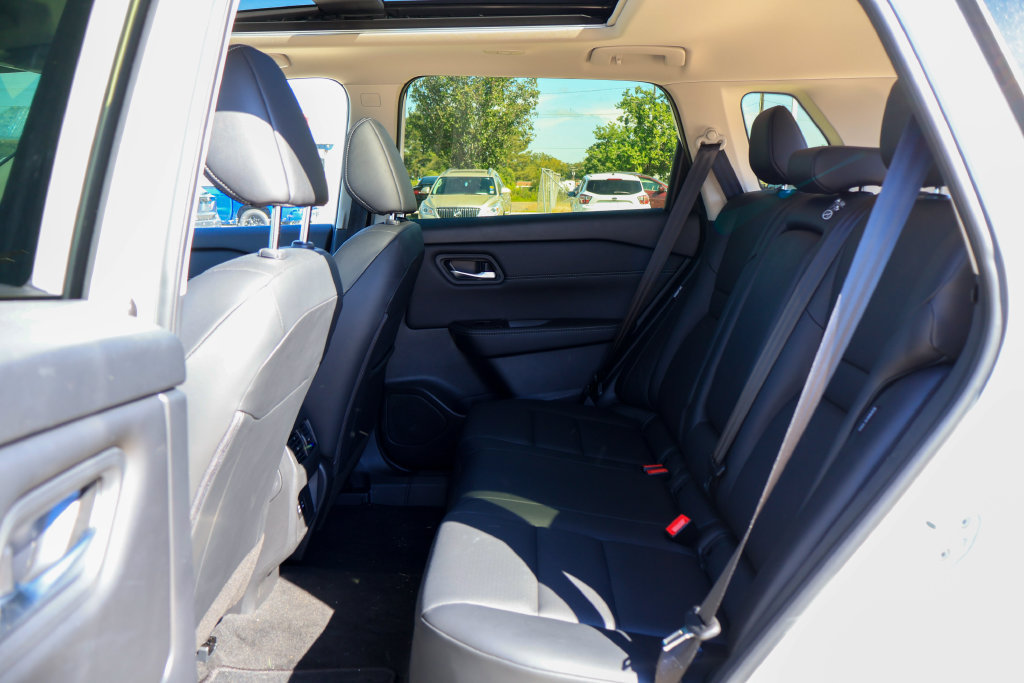 Certified 2026 Nissan Rogue Dark Armor FWD image 9