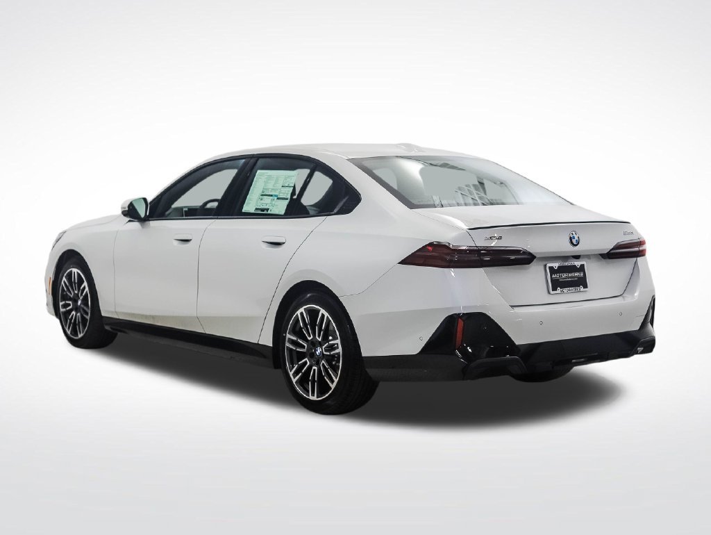 Used 2027 BMW 530i xDrive w/ M Sport Package AWD/4WD image 3