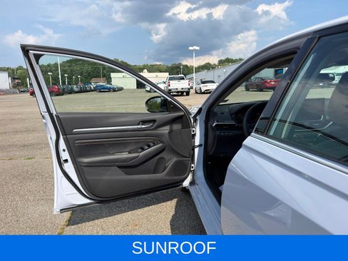 Used 2023 Nissan Altima 2.5 SR w/ SR Premium Package AWD/4WD image 13