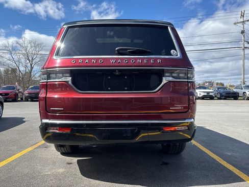 Used 2022 Jeep Grand Wagoneer Series I AWD/4WD image 5