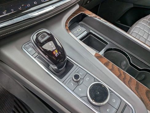 Used 2022 Cadillac Escalade Sport Platinum w/ LPO, ONYX Package AWD/4WD image 21