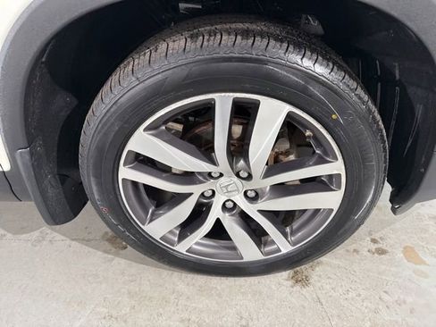 Used 2018 Honda Pilot Touring image 18
