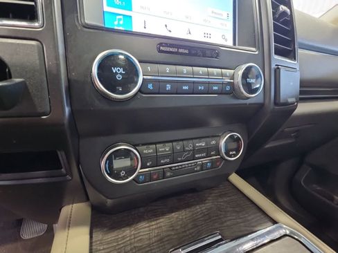 Used 2019 Ford Expedition Limited w/ Equipment Group 301A AWD/4WD image 28