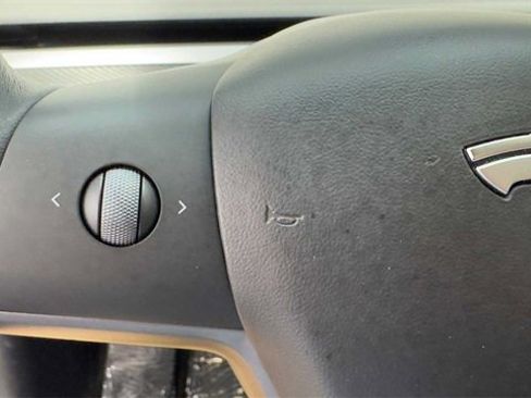 Used 2021 Tesla Model 3 Performance image 25