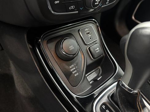 Used 2019 Jeep Compass Limited AWD/4WD image 15