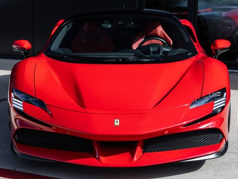 Used 2022 Ferrari SF90 Stradale AWD/4WD image 4