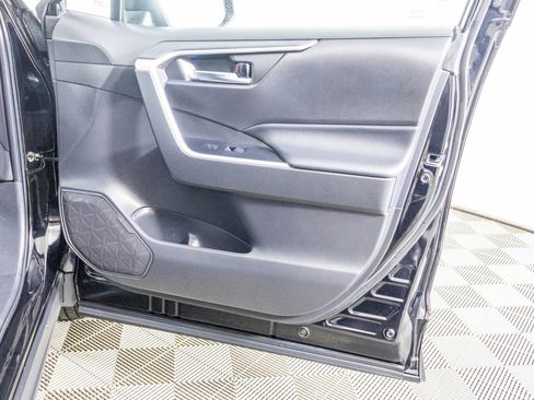 Used 2022 Toyota RAV4 XLE Premium image 47