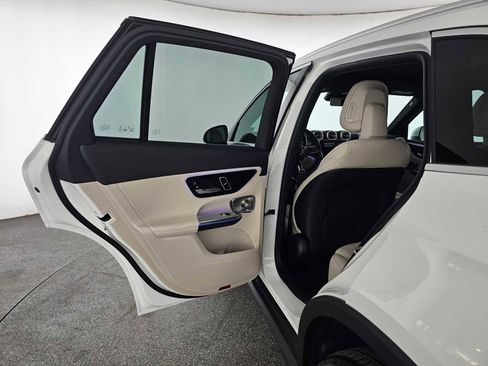 Used 2026 Mercedes-Benz GLC 300 image 15