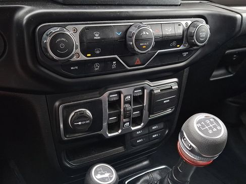 Used 2022 Jeep Wrangler Unlimited Sport AWD/4WD image 17